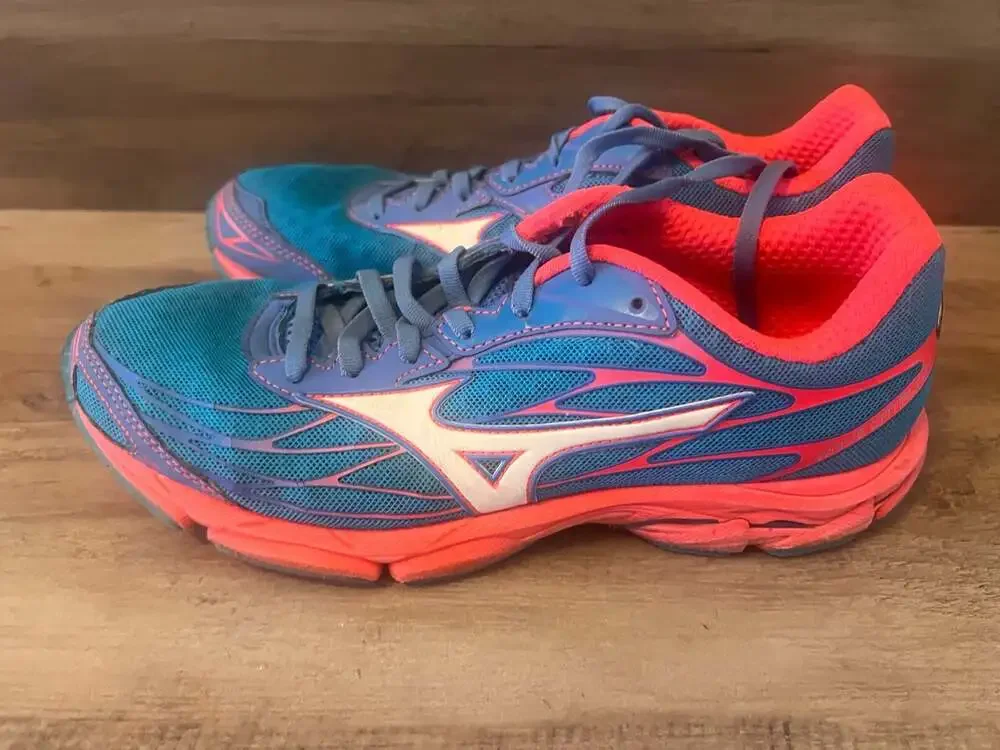 Mizuno wave catalyst